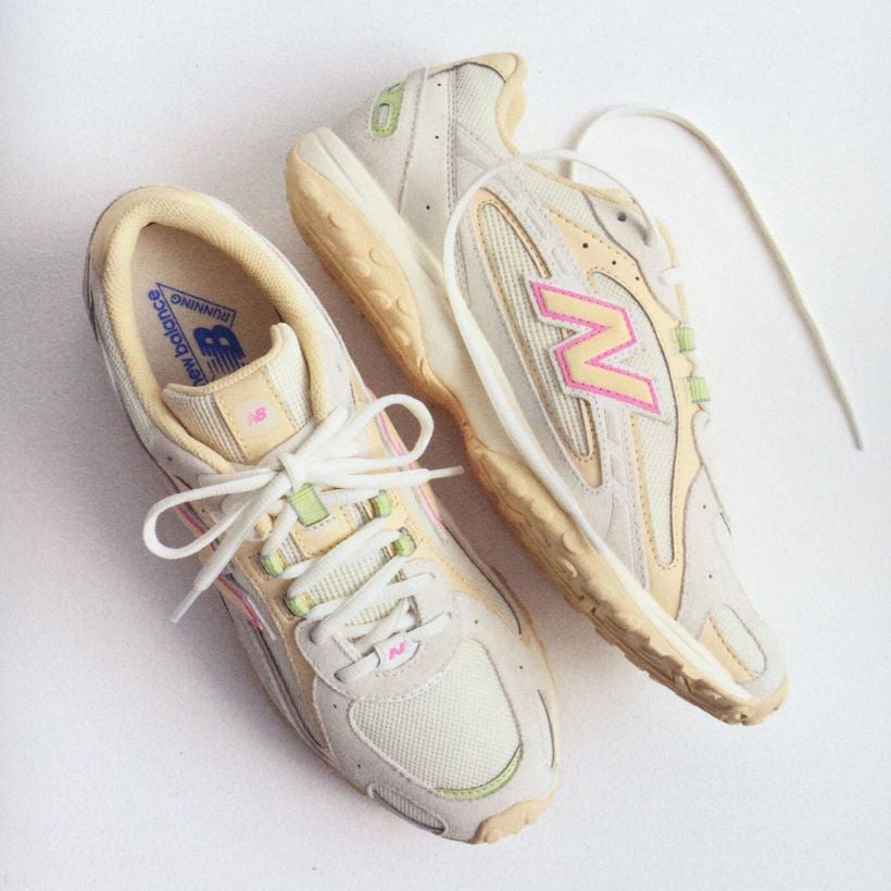 A pair of Warm Skies 204L shoes, photographed in studio.