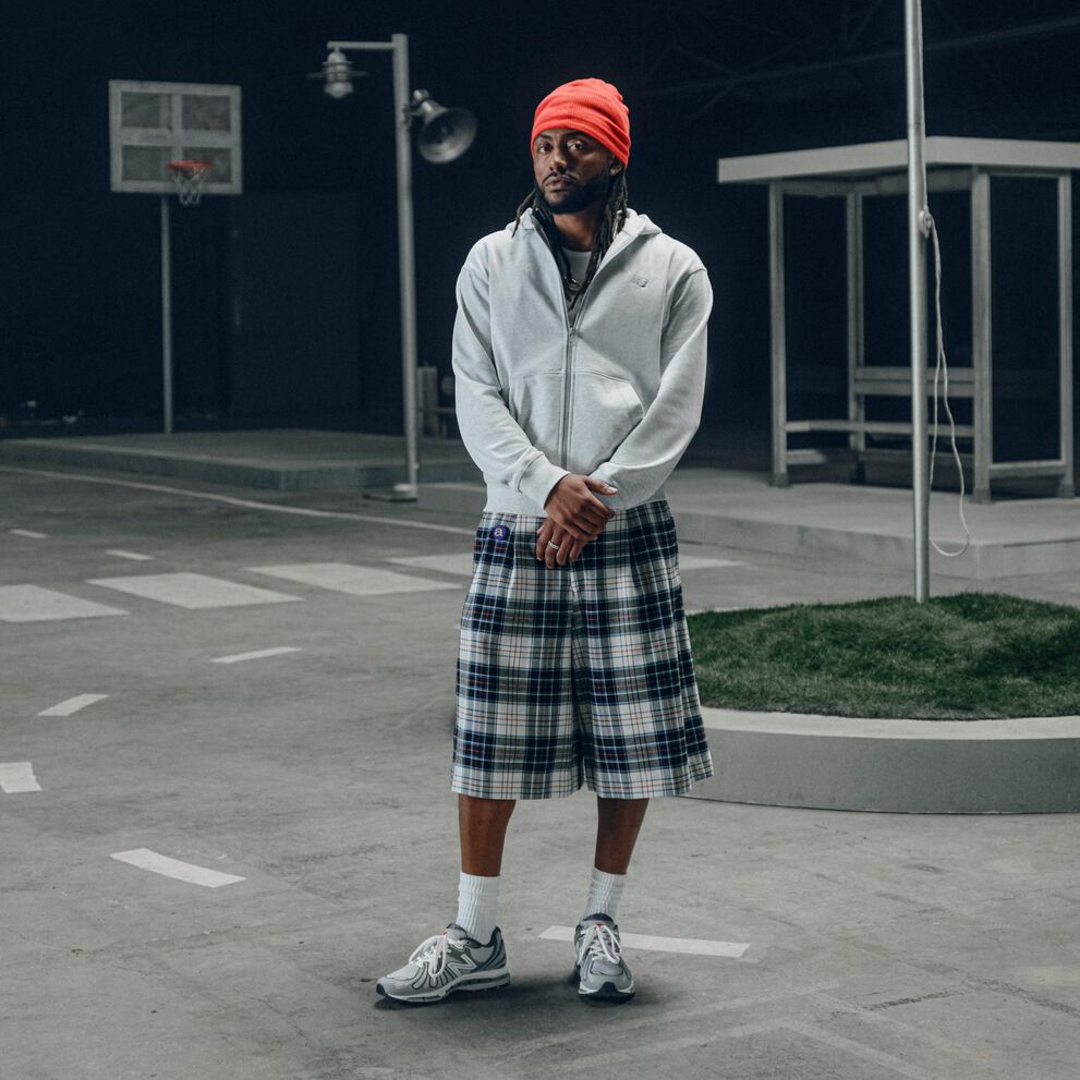 Amin&eacute; wearing a pair of grey 1890s
